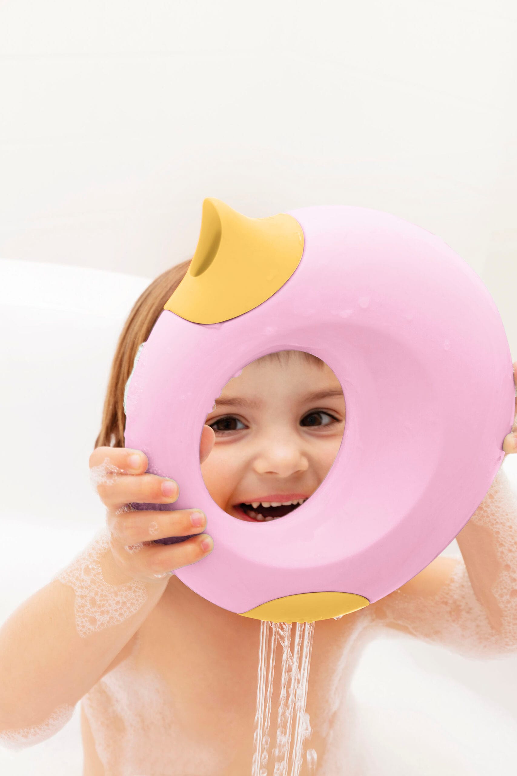 Quut-Cana-gieter-Banana-Pink-500ml-voor in bad