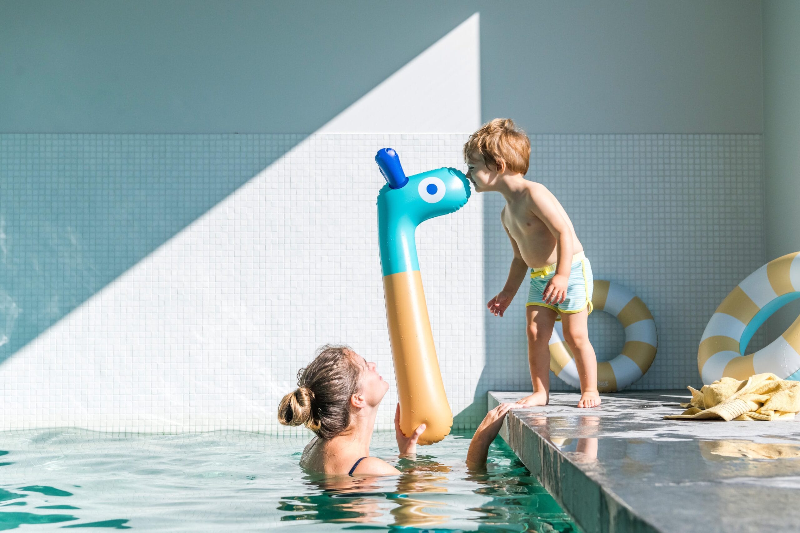 Quut-Noodle-Friends-Giraffe- duurzaam opblaasbaar waterspeelgoed