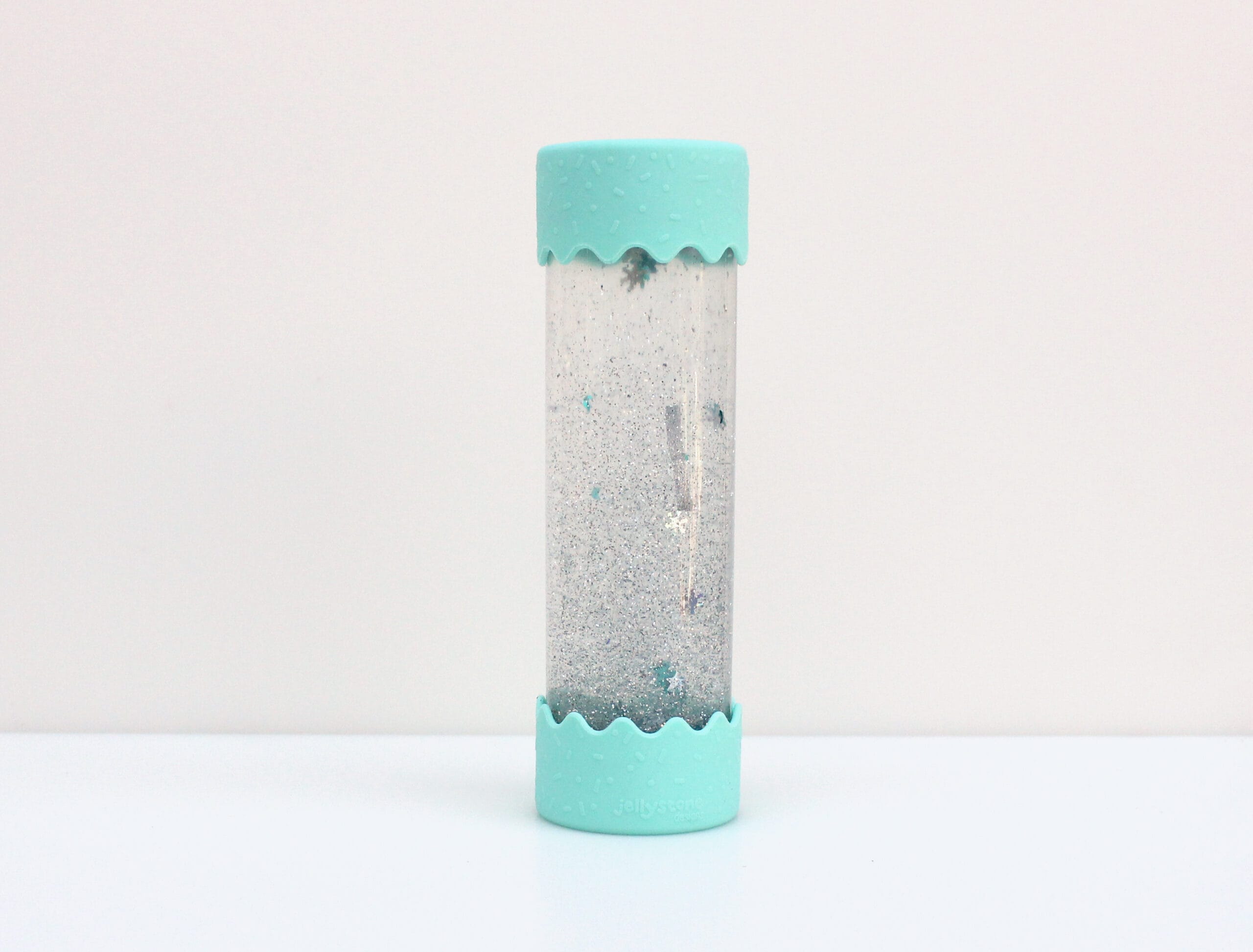 Jellystone_Designs sensorische fles baby kleur mint
