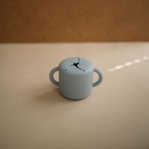 Mushie_silliconen_snackbeker_powder _blue_9