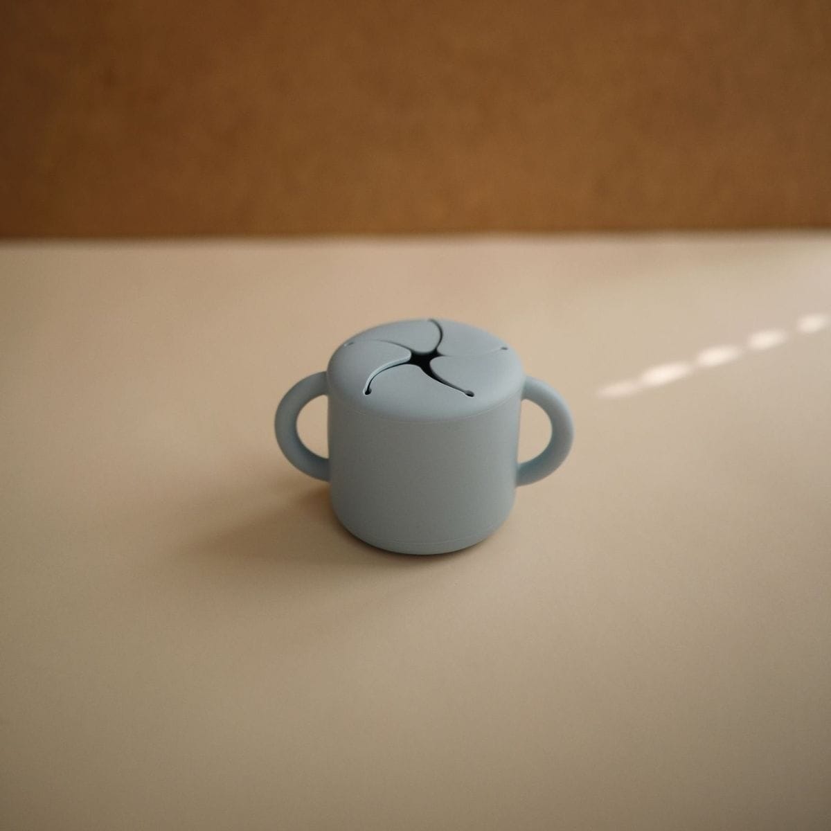 Mushie_silliconen_snackbeker_powder _blue_9