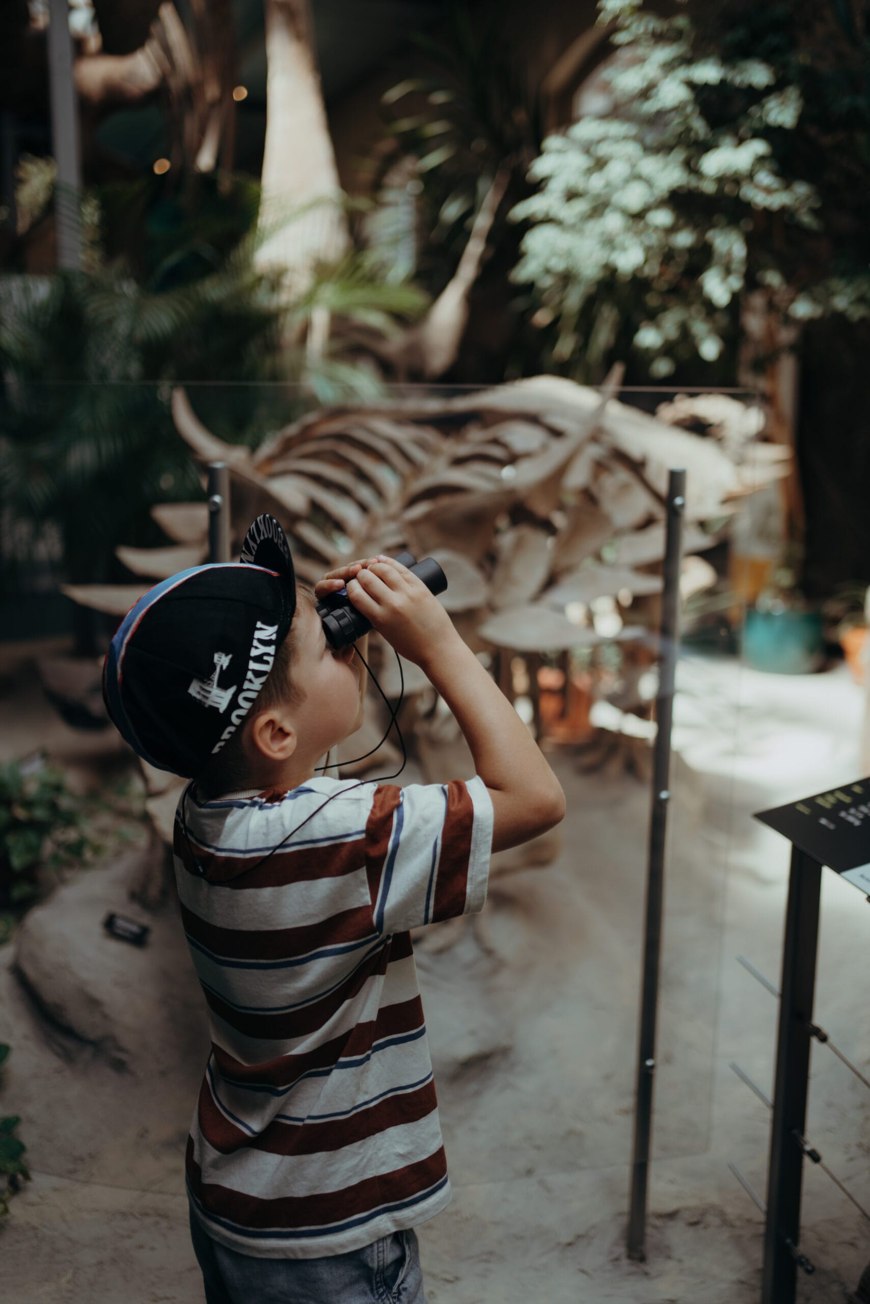 kinderverrekijker op vakantie