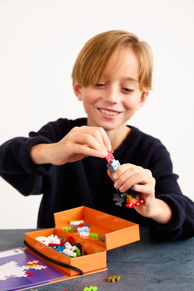 Plus_plus_activity_pad_ruimte_125 _stuks compact speelgoed voor onderweg kind