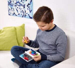 Educatief puzzelspel – SmartGames IQ XOXO compact reisformaat